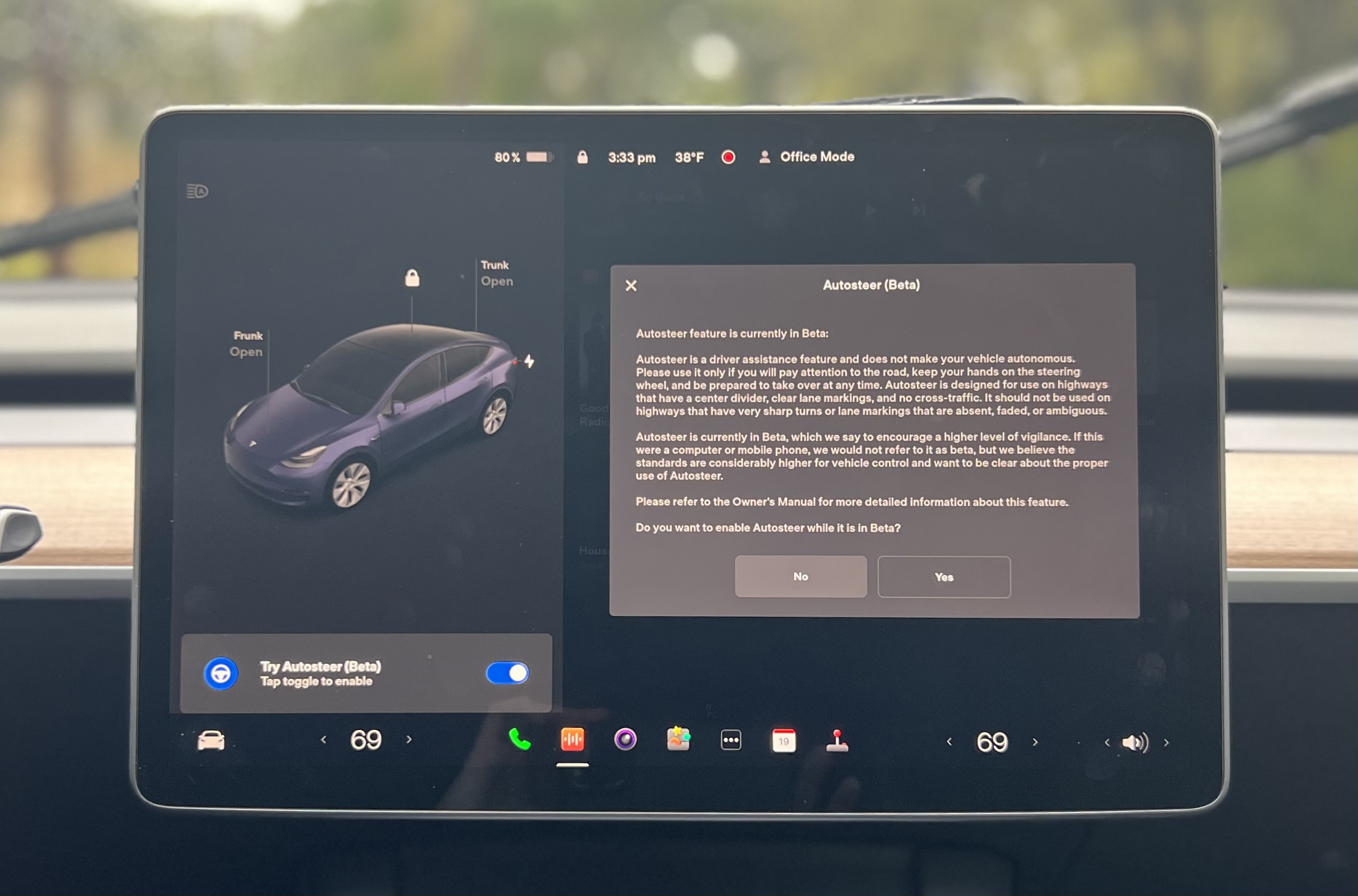 Tesla Autosteer (Beta) Mode, credit the author