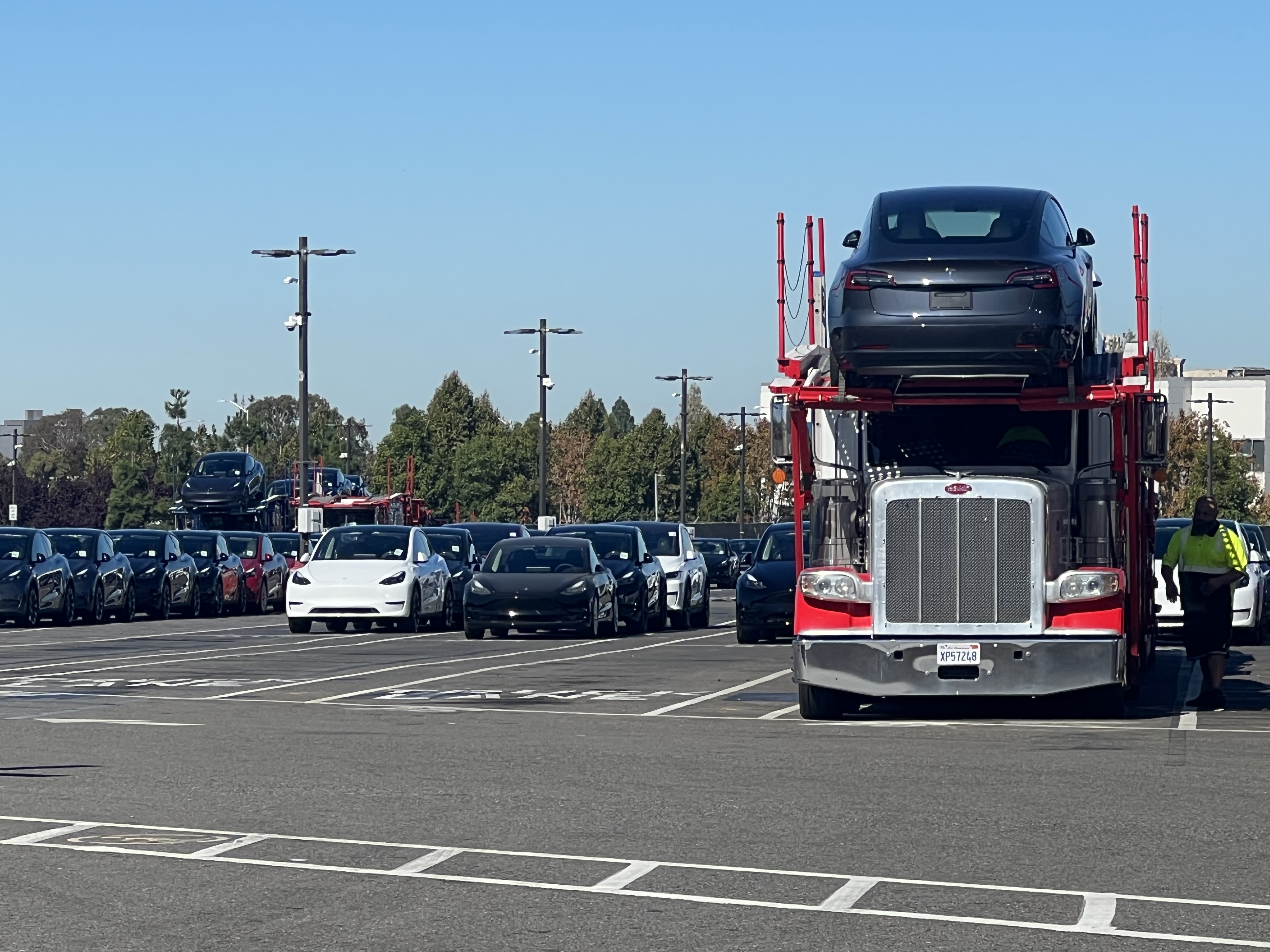 Tesla vehicles ready for transport at South Lot Tesla Fremont, picture credit Gail Alfar, author, 9/30/22