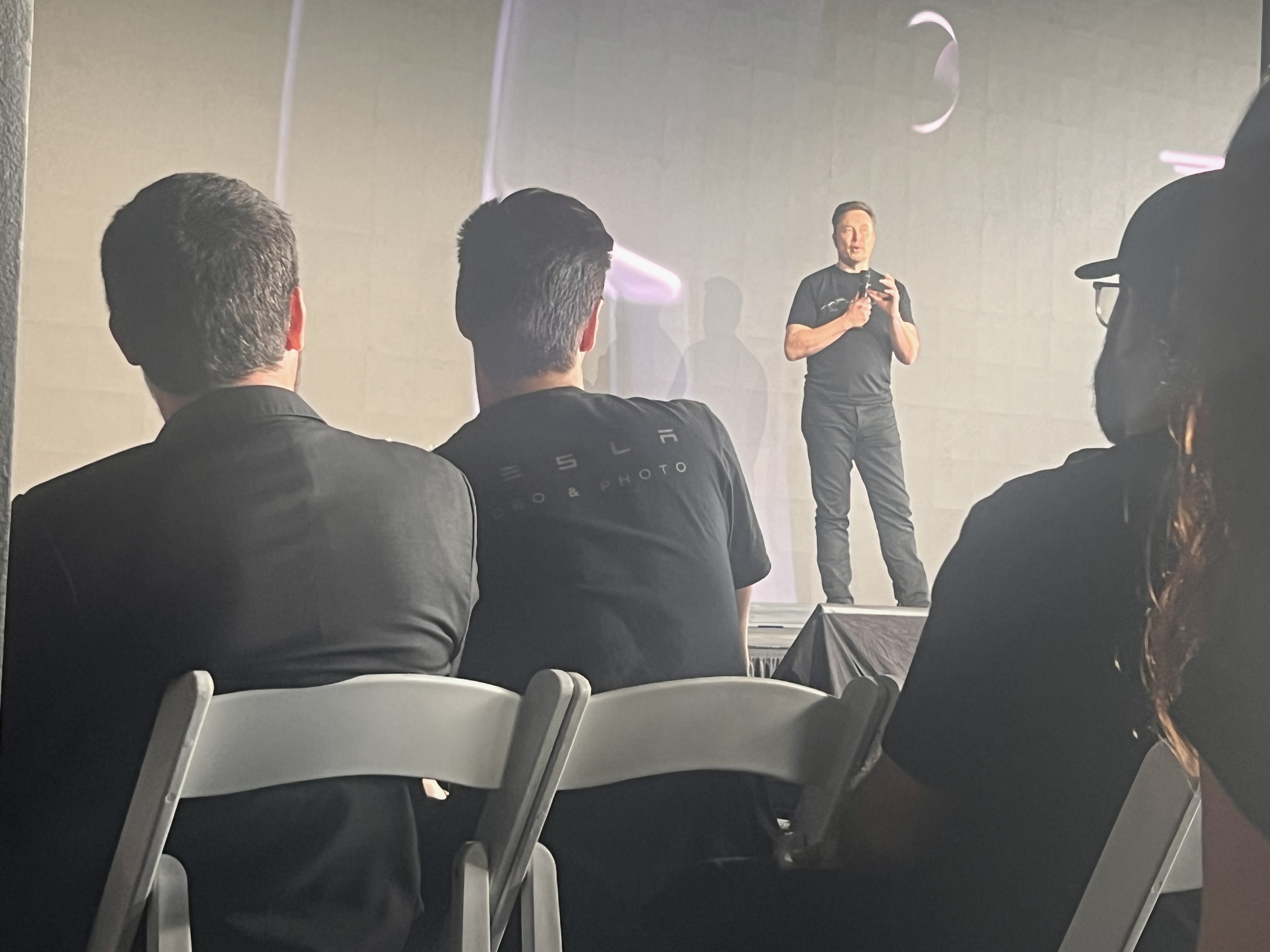 Elon Musk talks at Tesla 2023 Shareholder Meeting. Image by the author.