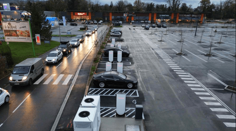 Vehicles charging at a Tesla Supercharger in Bergerac, France. Image Courtesy Tesla, Inc.